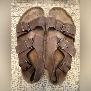 Birkenstock Arizona sandal, mocha suede, size 42